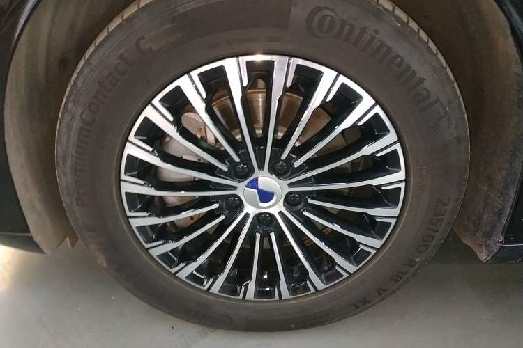 Used Denza D9 2022 EV 600 Four-Wheel Drive Prestige Model Exterior 7