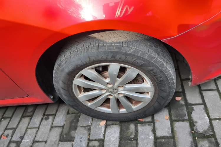 Used Roewe 350 2014 1.5L Manual Xunchi Edition Right Front Wheel Hub