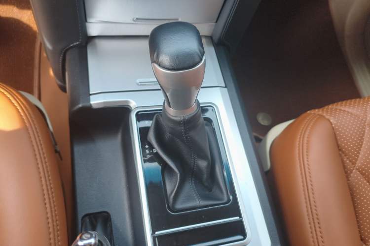 Used Toyota Prado 2010 2.7L Automatic Standard Edition Gear Lever
