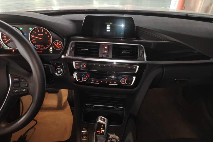 Used BMW 3 Series 2018 318Li
