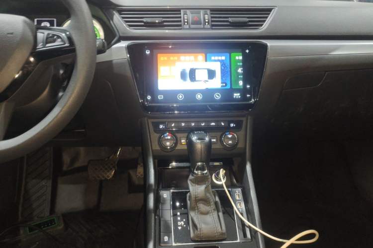 Used Skoda Superb 2018 TSI280 DSG Comfort Edition China V Standard Audio And AC Panel