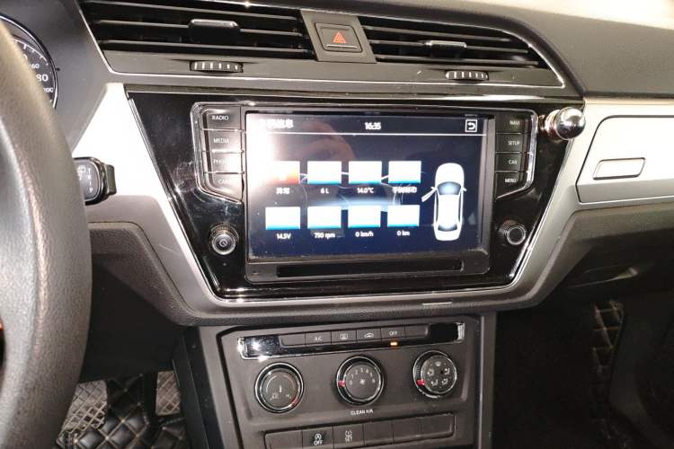 Used Volkswagen Touran 2016 Touran L 280TSI DSG Style Edition
