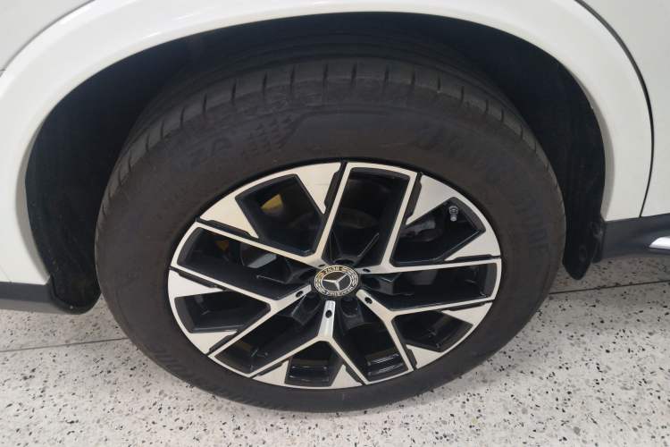 Used Mercedes-Benz GLC 2023 Facelift GLC 260 L 4MATIC Dynamic Version 5 Seats
