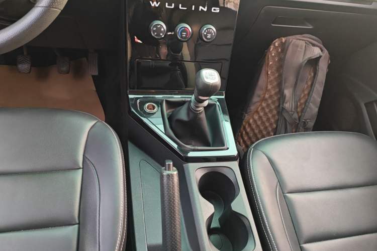 Used Wuling Hongguang PLUS 2020 1.5L Manual Comfort 7-Seater