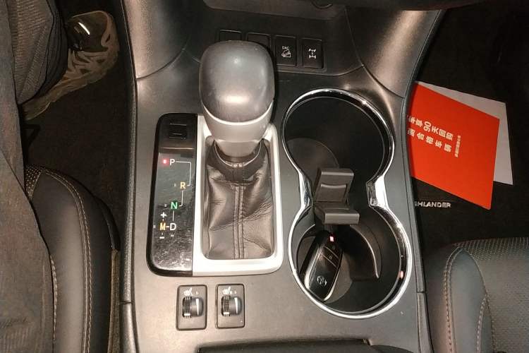 Used Toyota Highlander 2018 2.0T Four-Wheel Drive Luxury Version 7 Seats China VI Standard
