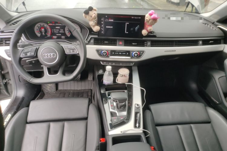 Used Audi A5 2023 Sportback 40 TFSI quattro Luxury Dynamic Edition Center Console