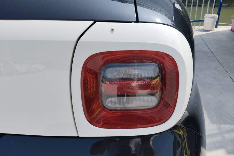 Used ORA Black Cat 2021 301 km Basic Version
