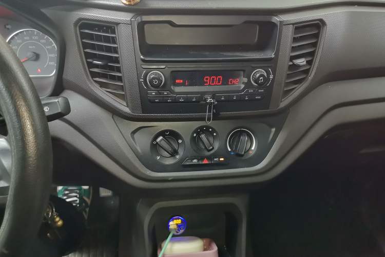 Used Wuling Hongguang V 2019 1.5L Jingqu Version China VI LAR
