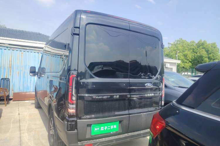 Used Ford Transit T8 2024 T8 2.3T Diesel Automatic Mid-axle Mid-roof 7-seater Business & Travel Edition
