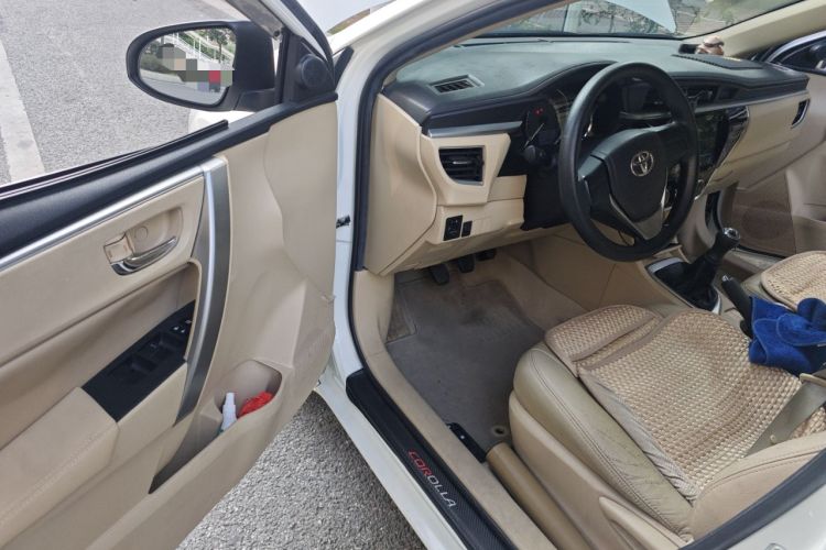 Used Toyota Corolla 2014 1.6L Manual GL Interior 3