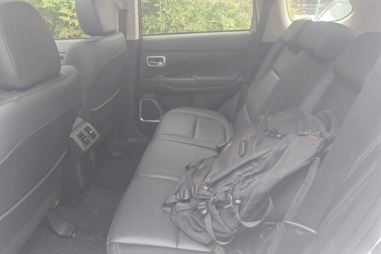 Used Mitsubishi Outlander 2019 2.0L Two-Wheel Drive Comfort Edition 5 Seats China VI Standard