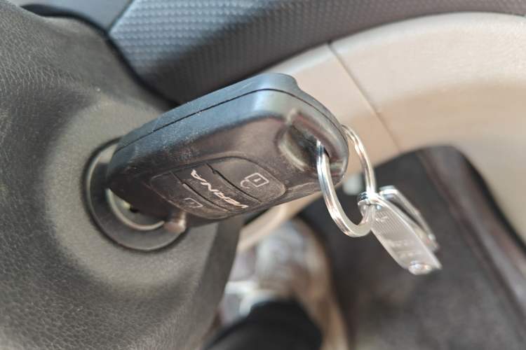 Used Hyundai Verna (older generation) 2014 1.4L Manual Smart GLS Trim Vehicle Key