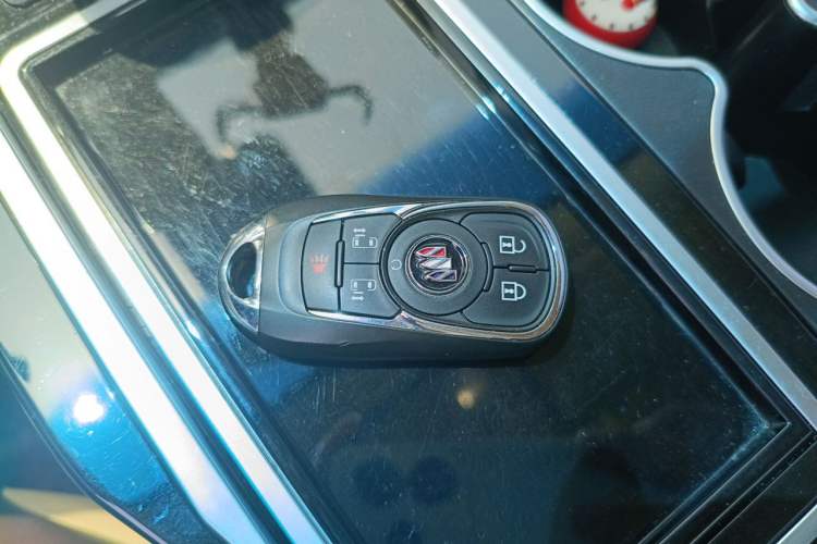 Used Buick GL8 2022 ES Landtrek 653T Luxury Edition
