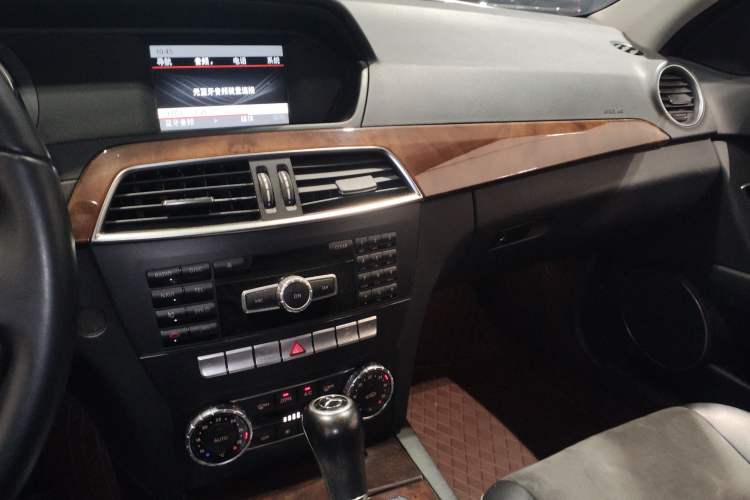 Used Mercedes-Benz C-Class 2013 C 260 CGI Elegant Model Audio And AC Panel