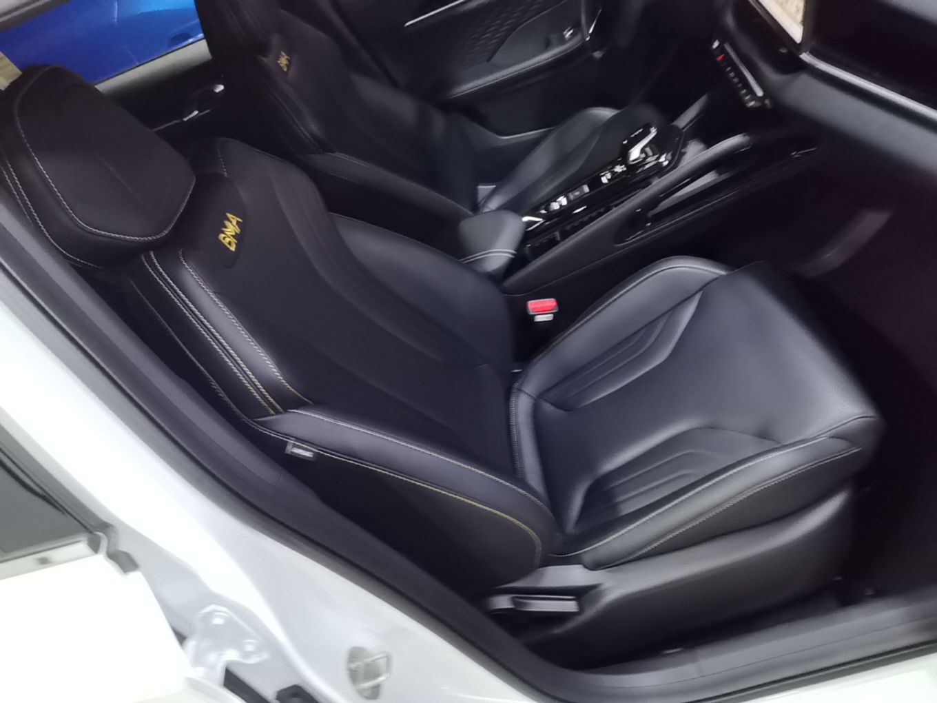Geely Auto Coolray 2025 Bin Yue L 1.5T DCT Starlight Edition — снимка 19