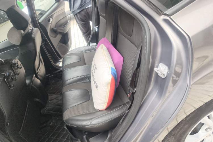 Used Ford Focus 2012 Sedan 1.6L Automatic Fashion Edition
