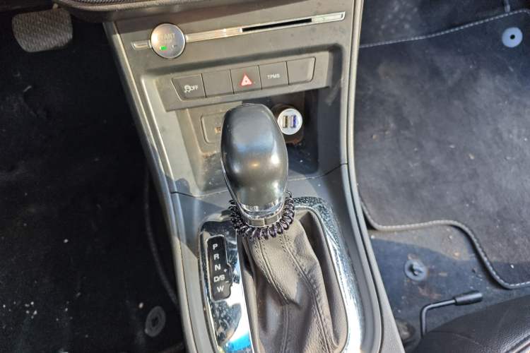 Used Roewe 360 2018 PLUS 1.5L Automatic Luxury Edition Gear Lever