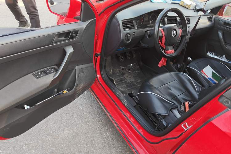 Used Skoda Rapid Spaceback 2016 Revised Version 1.6L Manual Front-Drive Edition