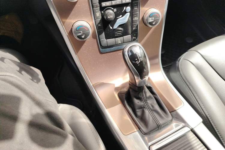 Used Volvo XC60 2015 T5 Smart Upgrade Model