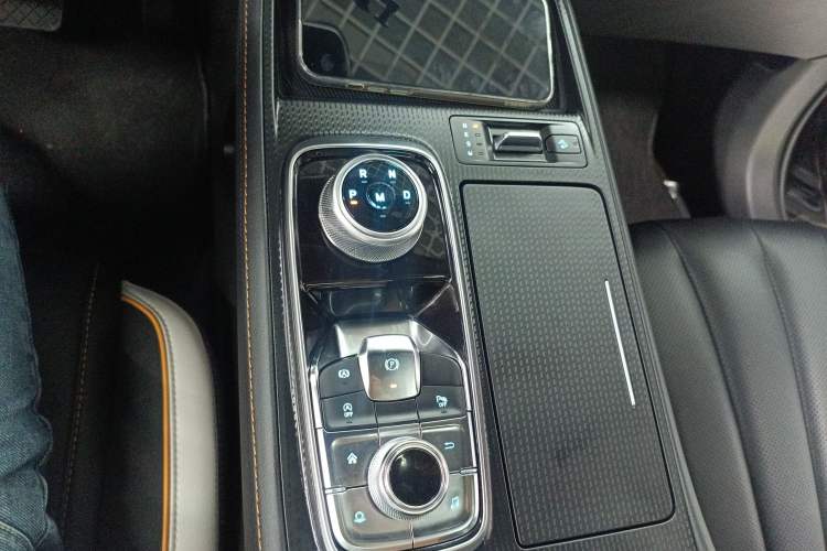 Used Ford Equator 2023 EcoBoost 225 Obsidian Orange Edition Prestige 7-Seater (2/2/3)
