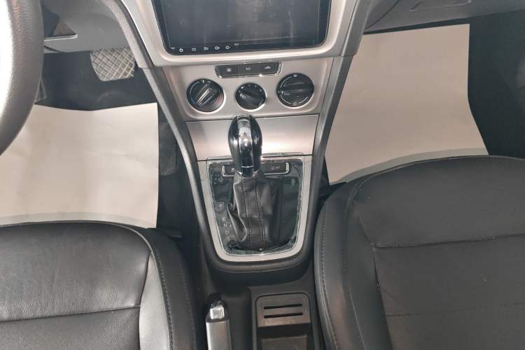 Used Volkswagen Gran Lavida 2015 1.6L Automatic Comfort Edition