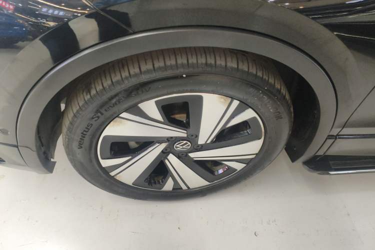 Used Volkswagen Tiguan L 2023 Restyled 330TSI Automatic Two-Wheel Drive R-Line Enhanced Comfort Version