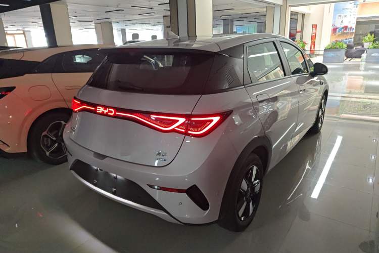 Used BYD Dolphin 2025 Intelligent Driving Version 410 km Fashion Edition Rear Right 45 Deg