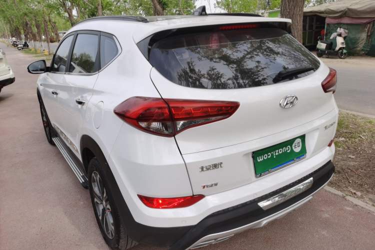Used Hyundai Tucson 2015 1.6T Dual-Clutch Two-Wheel-Drive Leading Model Exterior 2