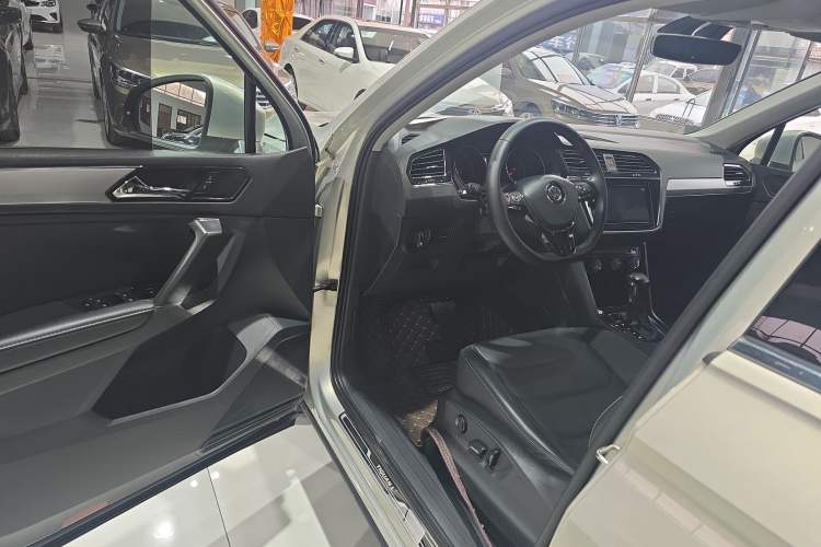 Used Volkswagen Tiguan L 2018 Facelift 330TSI Automatic Two-Wheel Drive Luxury Edition