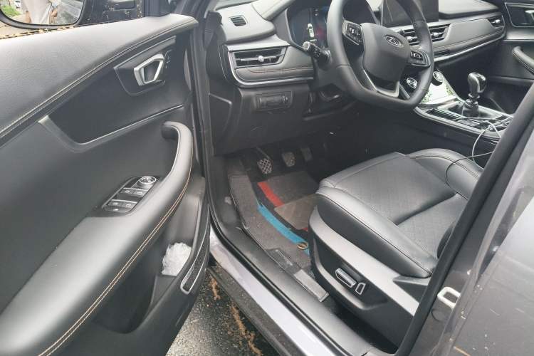 Used Chery Tiggo 8 2024 Honor Edition 230TCI Manual Advanced Version 5 Seats
