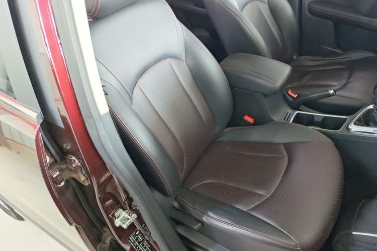 Used Baojun 560 2016 1.8L Manual Luxury Edition
