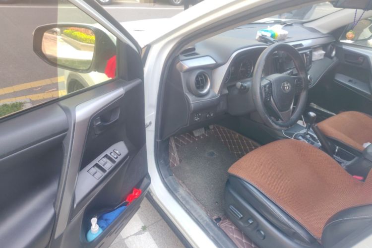 Used Toyota RAV4 2018 2.5L Automatic 4x4 Elite i Edition Driver Seat