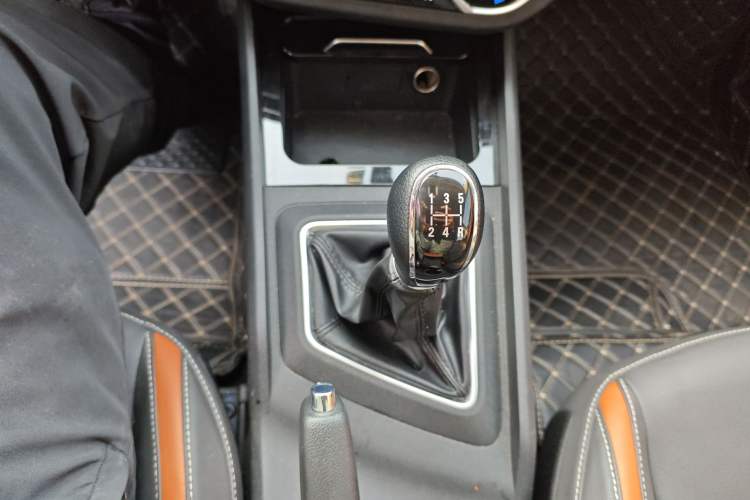 Used Zotye T300 2023 T300L 1.5L Manual Standard Edition