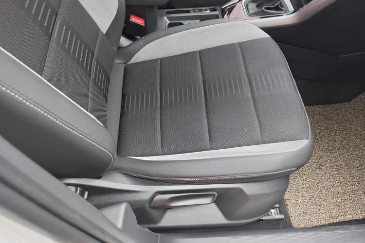 Used Volkswagen T-ROC 2021 Revised Version 280TSI DSG Two-Wheel Drive Elite Connect Edition Right Front Seat