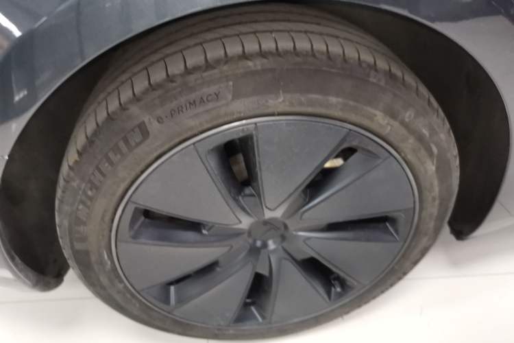 Used Tesla Model 3 2023 Rear-Wheel-Drive Version Right Rear Wheel Hub