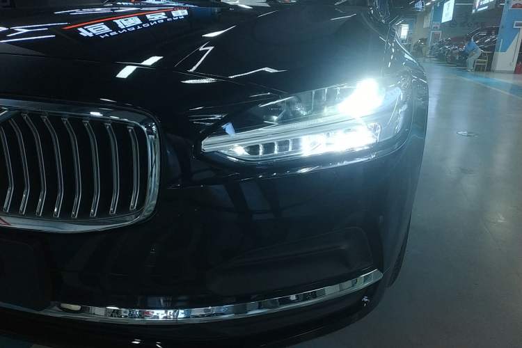 Used Volvo S90 2025 B5 Zhiyi Luxury Edition
