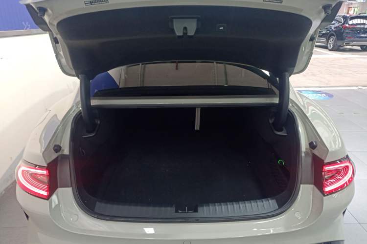 Used Xiaomi Auto SU7 2024 Rear-Drive Standard Founder Edition Trunk