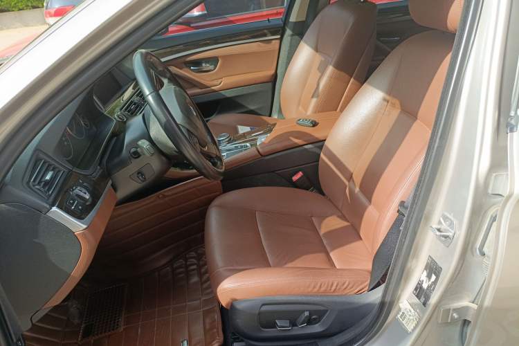 Used BMW 5 Series 2014 528Li Leading Model
