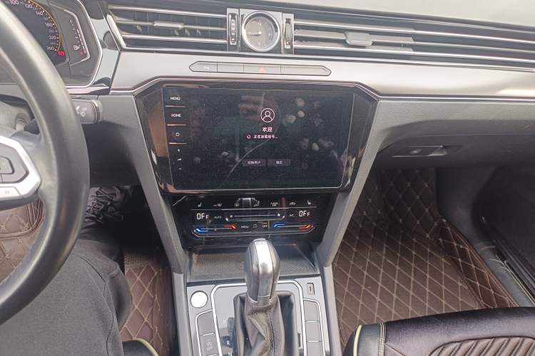 Used Volkswagen Magotan 2020 330TSI DSG Luxury Edition Audio And AC Panel