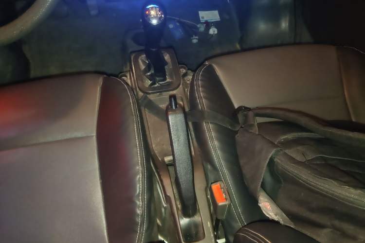 Used Dongfeng Xiaokang K05S 2022 1.3L High-Power Base Version Gear Lever