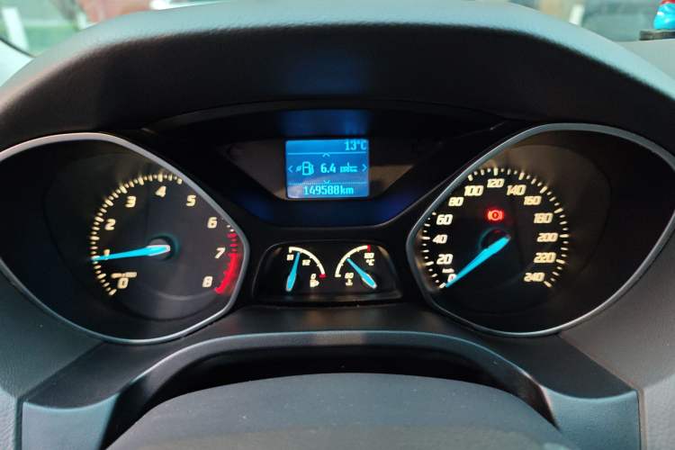 Used Ford Focus 2012 Sedan 1.6L Manual Fashion Edition
