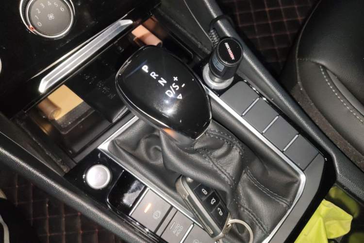 Used Volkswagen Sagitar 2019 280TSI DSG Comfort Version China VI Standard Gear Lever