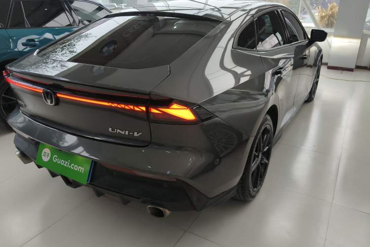 Used Changan UNI-V 2022 1.5T Prestige Version
