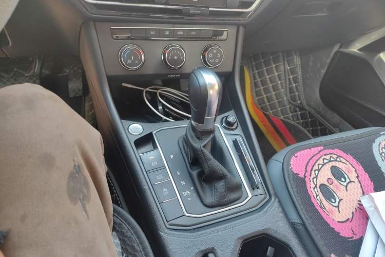 Used Volkswagen Lavida 2023 1.5L Automatic 5 Million Edition Gear Lever