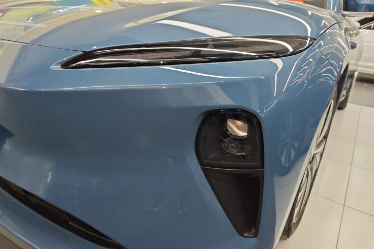 Used Nio ET5 2022 75 kWh Left Front Headlight