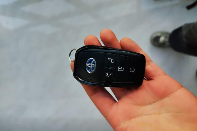 Used Toyota Granvia 2023 2.5L Hybrid Comfort Edition