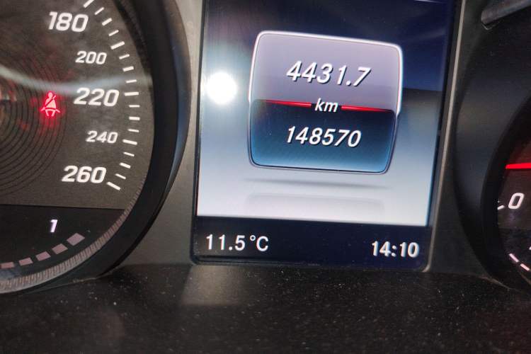 Used Mercedes-Benz GLC 2016 GLC 300 4MATIC Dynamic Model
