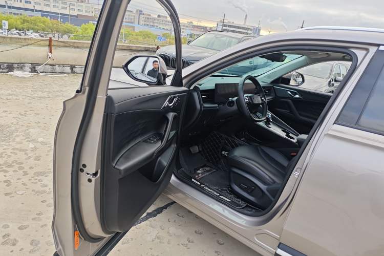 Used Roewe RX5 New Energy 2023 eRX5 Super Hybrid Premium Edition
