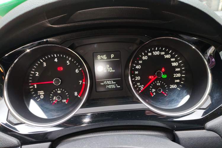 Used Volkswagen Sagitar 2015 230TSI Automatic Comfort Version Instrument Cluster