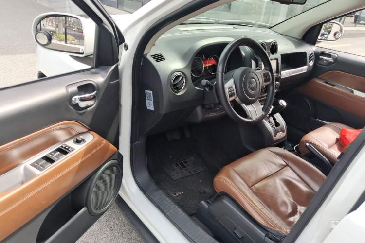 Used Jeep Compass 2014 2.4L four-wheel drive luxury version Driver Seat
